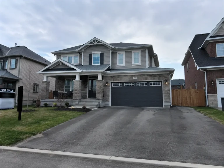 New build detached home in Ottawa that may qualify for Ontario’s expanded new home HST rebate.